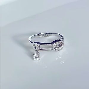 ⭐️💥SALE💥Gorgeous 925 Sterling Silver Paperclip Zircon Ring adjustable